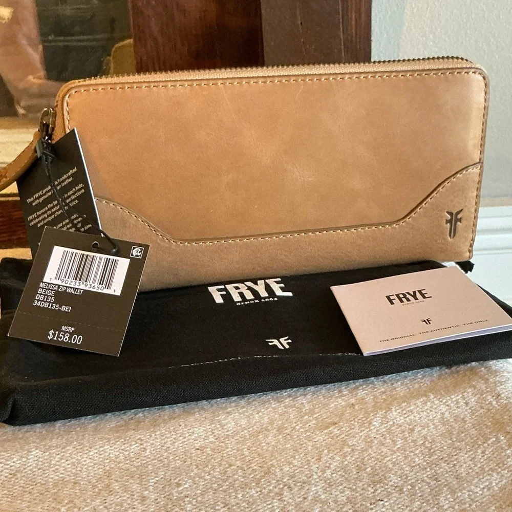 NWT Frye Leather Melissa Zip Around Wallet Beige Brown Retail $158